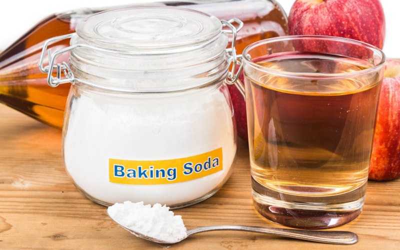 Hỗn hợp baking soda với giấm ăn có tác dụng tẩy rửa mạnh