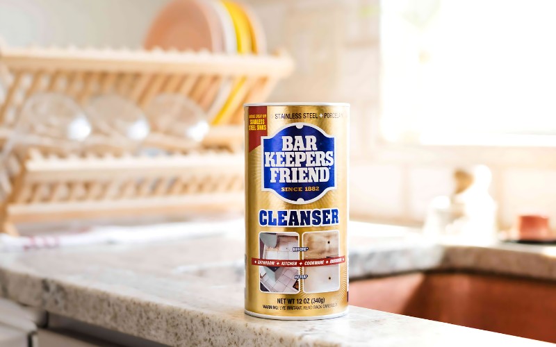 Bột tẩy Bar Keepers Friend giúp tẩy trắng nền gạch ố vàng hiệu quả