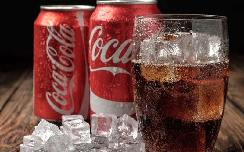 Dùng coca cola tẩy vết rỉ sét trên inox